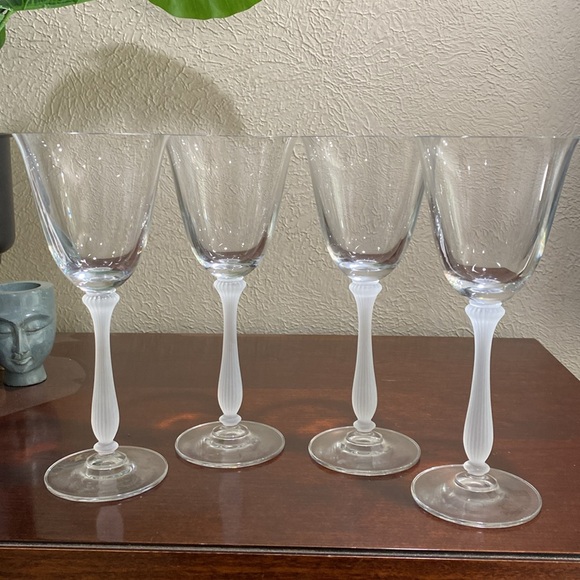 Set of 4, Mikasa, Crystal Wine Glasses with Frosted Stems - Picture 6 of 7